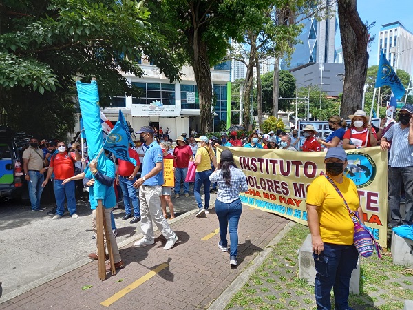 Los meses que se le debían a los educadores son enero y febrero de 2020. Foto: Archivo