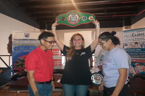 Chantal 'La Fiera' Martínez y Sarah Anti se enfrentarán en el Chiriquí Mall. Foto: José Vásquez