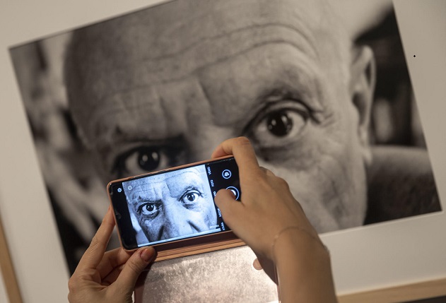 Imagen de archivo de un retrato de Picasso en una exposición. EFE/ Daniel González