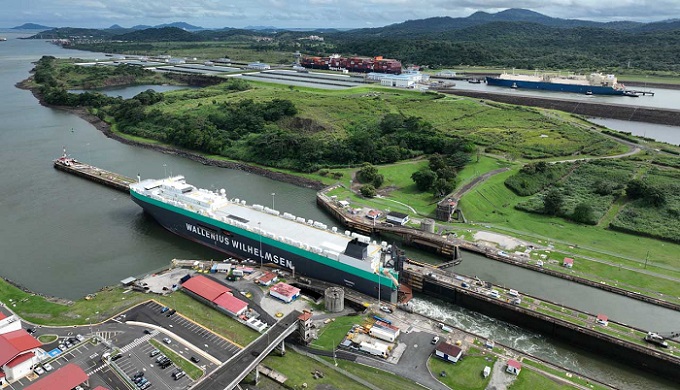 Hasta el pasado martes, había 135 buques esperando cruzar el Canal de Panamá. Foto: Cortesía ACP