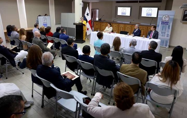 Las autoridades universitarias deberán analizar la nueva propuesta de examen. Foto: Cortesía