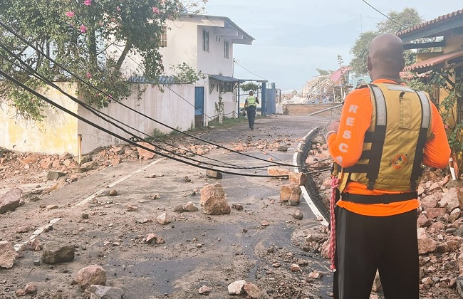 Magnitud del daño ocasionado por las fuertes olas en Farallón, distrito de Antón. Foto: Cortesía Sinaproc