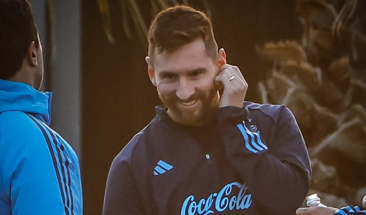 Leo Messi en los entremientos de Argentina. Foto: EFE