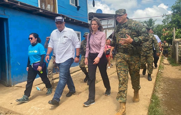 El ministro Juan M. Pino se reunió con  la asesora en Seguridad Interior de la Casa Blanca, Elizabeth Sherwood-Randall. Foto: Cortesía/MinSeg