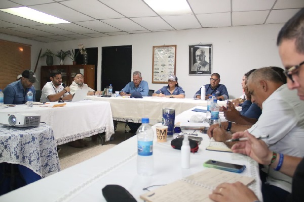 Durante la reunión los funcionarios destacaron que también se habló de contratar personal técnico para la entidad. Foto. Cortesía ARAP