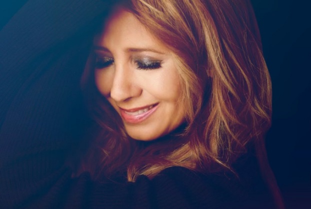 Lourdes Robles presents a song inspired by Erika Ender