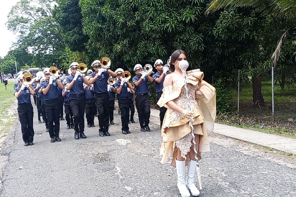 Los estufiantes, y grupos cívicos salieron a las calles de Chame para celebrar su 168 aniversario. Foto. Eric Montenegro