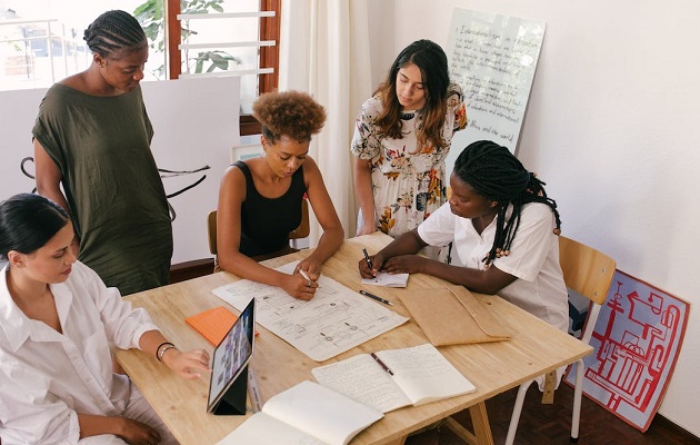 Las postulaciones, así como los avisos de empleo se mantienen similares al mes previo. Foto: Pexels