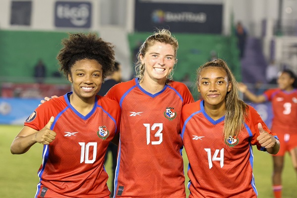 Marta Cox, Riley Tanner y Carmen Montenegro, anotaron los goles por Panamá. Foto: Fepafut
