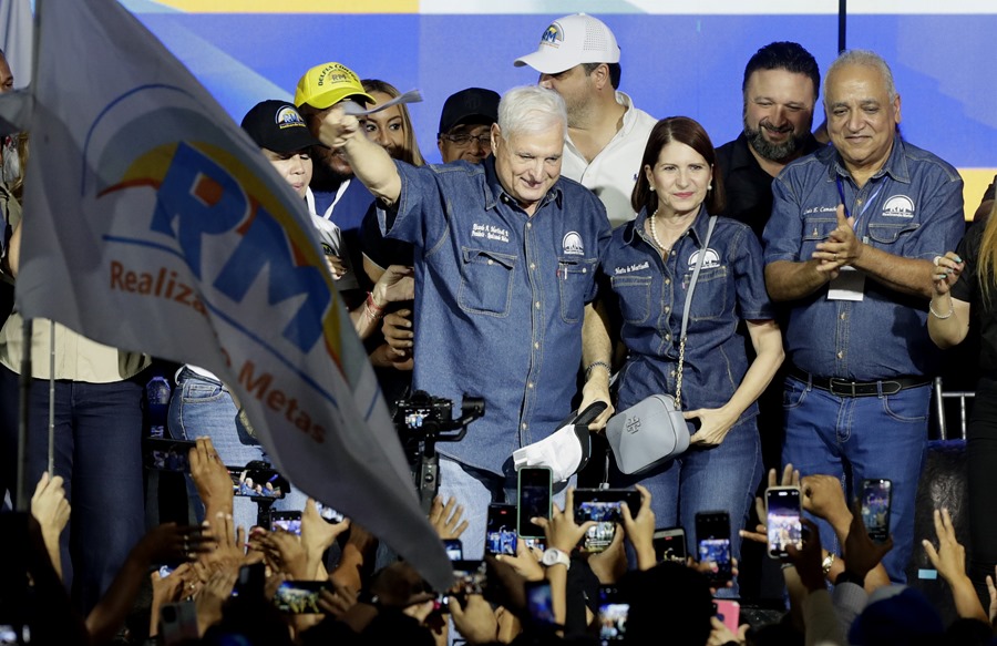 Ricardo Martinelli y Marta Linares.