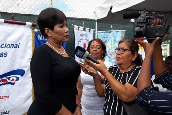 La gobernadora de Colón, Iracema de Dale, señaló que el cambio en las reglas en el concurso de  oratoria  dejó por fueraa Colón y a otras provincias. Foto. Diomedes Sánchez