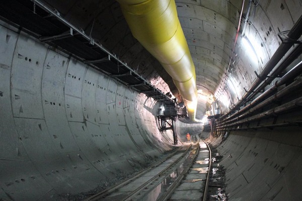 Martinelli inaugura el Metro de Panamá.