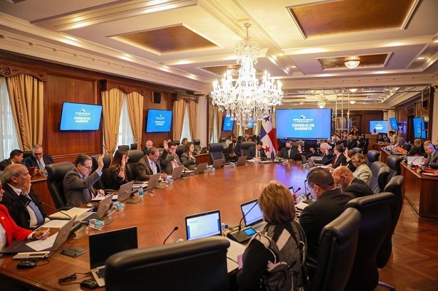 The government is withdrawing the mining contract and will sit down with the company