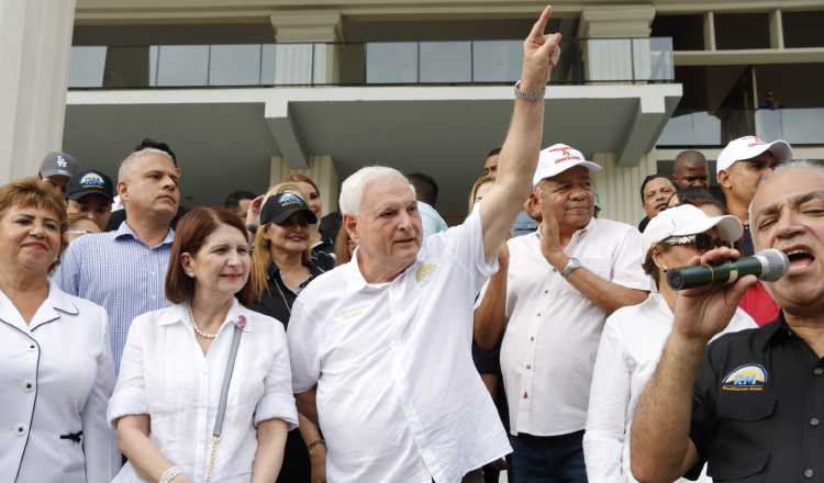 La fórmula presidencial de Ricardo Martinelli y Marta Linares de Martinelli encabezan los niveles de popularidad de caras a las elecciones del 5 de mayo de 2024.