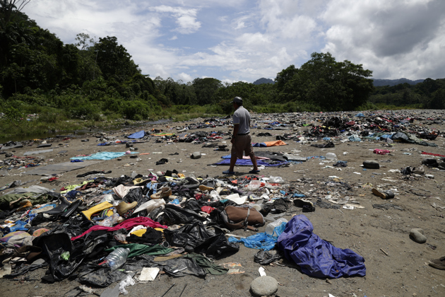 Entre enero de 2021 e inicios de este mes de octubre han cruzado la selva más de 784,000 personas. Foto: EFE