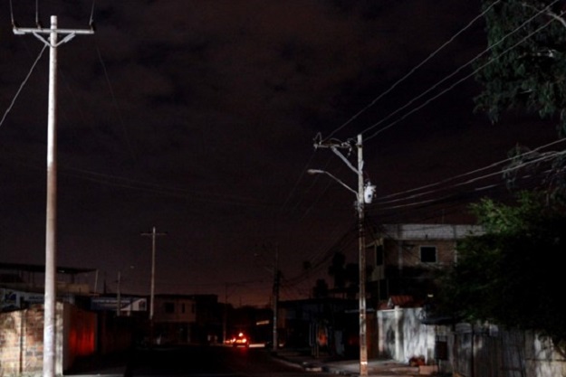 Los cortes de electricidad se registraron en varios sectores Quito y Guayaquil. Foto: EFE / Archivo