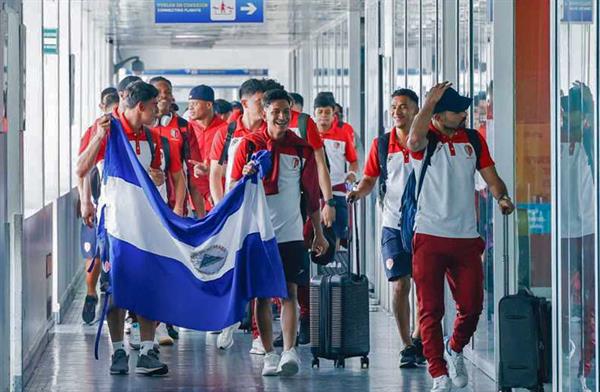 Jugadores del Real Estelí a su llegada a Nicaragua. Foto: EFE