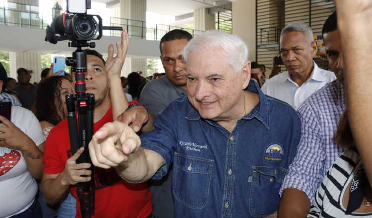 Ricardo Martinelli, candidato presidencial por Realizando Metas y Alianza. Víctor Arosemena