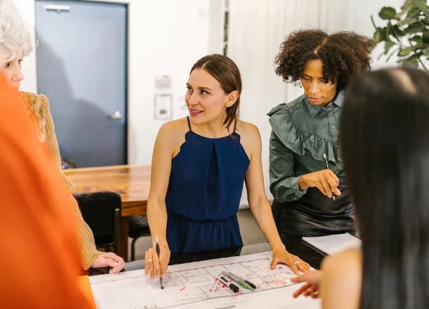  Un 33% de los talentos femeninos bajaron sus expectativas salariales en entrevistas laborales por miedo a no quedar entre los elegidos. Foto: Ilustrativa/Pexels