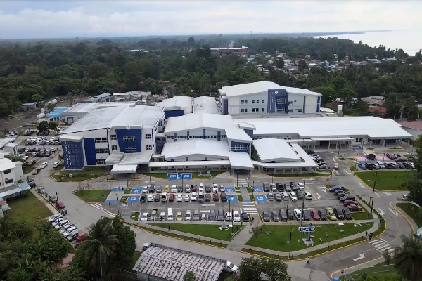 Con una inversión de 64 millones de dólares, este moderno centro médico en Chiriquí es uno de los hospitales del interior del país que cuenta con avanzada tecnología.. Foto. Cortesía CSS