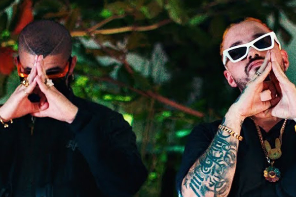 Bad Bunny y J Balvin en el 'videoclip' de 'Que pretendes'. Foto: Youtube