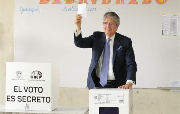 Guillermo Lasso awaits election day ‘in peace’