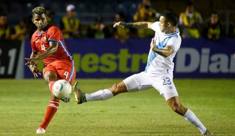 Fidel Escobar de Panamá en el partido de ida contra Guatemala. Foto:EFE