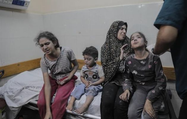 Varios niños heridos en un bombardeo israelí. Foto: EFE