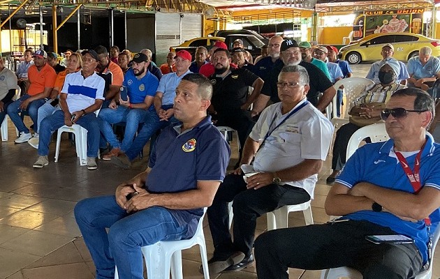 El pasado lunes, los transportistas se reunieron en La Chorrera, provincia de Panamá Oeste. Foto: Eric A. Montenegro