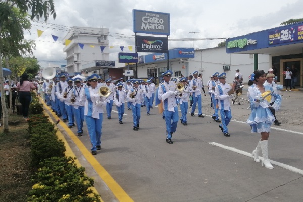 La celebración de la fundación de Chitré, inició desde tempranas horas de la mañana con una serie de actos cívicos y culturales. Foto. Thays Domínguez