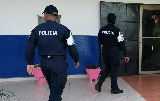 Además se les ha privado del derecho al seguro colectivo de salud y décimo tercer mes. Foto: Diomedes Sánchez .