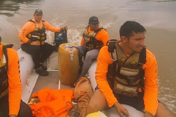 Las autoridades precisan que las labores de búsqueda se concentran río arriba y áreas aledañas. Foto. Cortesía Sinaproc