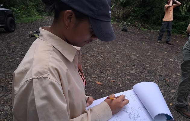 Estudiantes dedicaron extensas jornadas a este trabajo. Foto: Cortesía