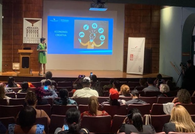 Cultural entrepreneurs participate in the seminar