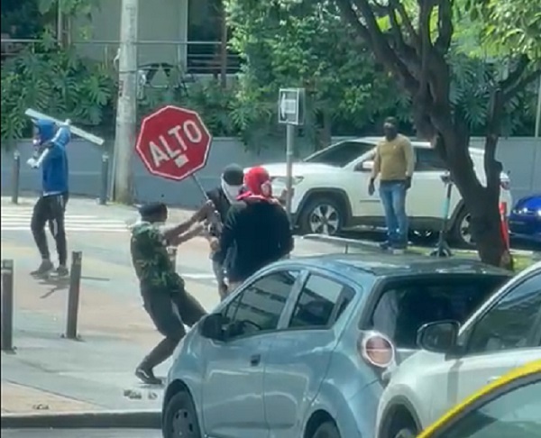 Destrucción del señalizaciones.