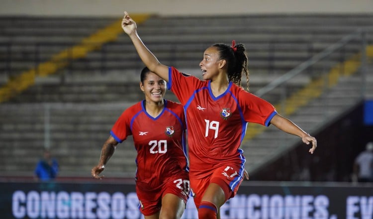 Lineth 'Palito' Cedeño festeja su gol contra Jamaica. Foto: EFE 