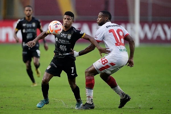 CAI venció al Real Estelí, en la primera ronda por 2-1 en la Copa Centroamericana. Foto:EFE
