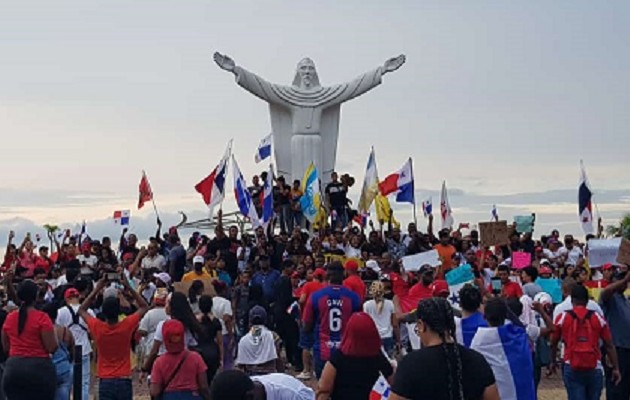 Una concentración religiosa fue lo que desarrollaron las fuerzas vivas de la provincia de Colón. Foto: Diomedes Sánchez  