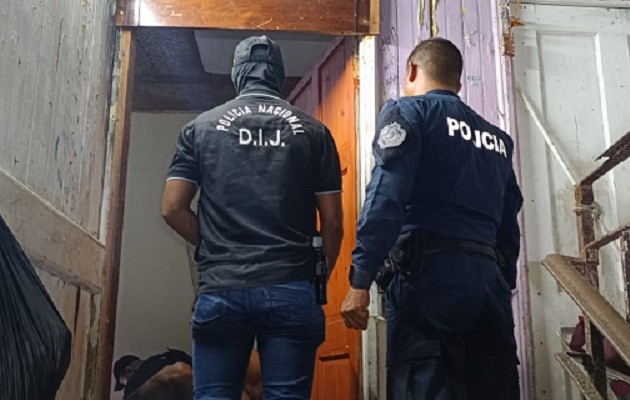 La Policía Nacional llegó al lugar y procedió a cerrar toda la escena donde se dio el crimen. Foto: Diomedes Sánchez 