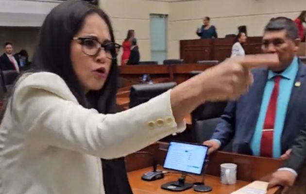 La diputada Zulay Rodríguez denunció que los quieren silenciar. 