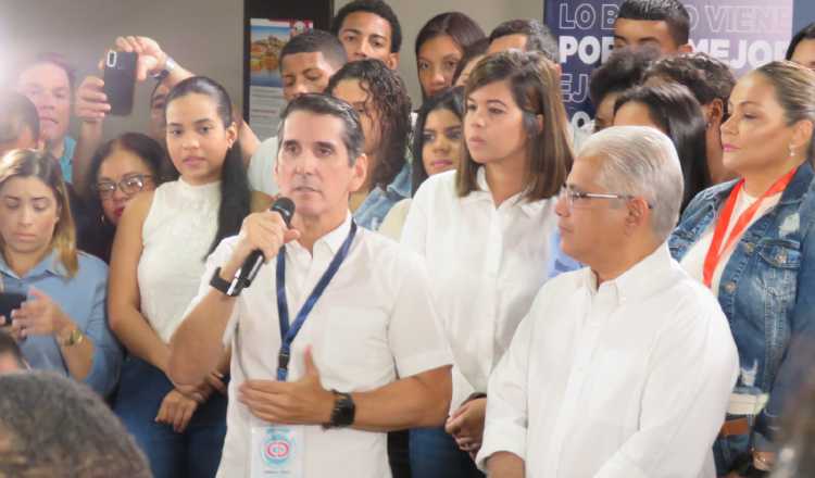 Rómulo Roux, presidente de Cambio Democrático (CD) y José Isabel Blandón, presidente del Partido Panameñista. Archivo