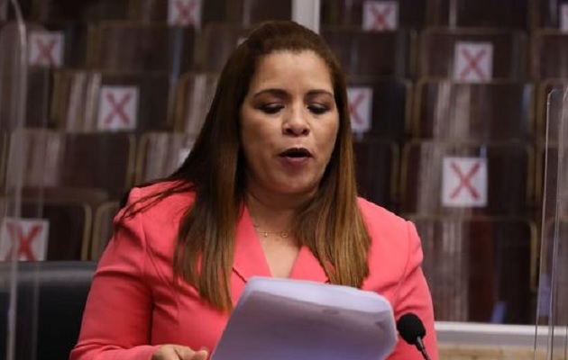 Corina Cano se defendió de los señalamientos en su contra. Foto: Cortesía/ Asamblea Nacional