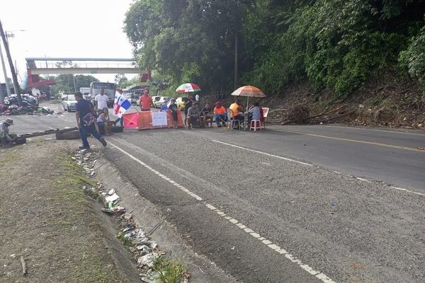 Hay cierres de vías en Quebrada Ancha, Río Alejandro, Cativá, Cuatro Altos, entre otros sectores. Foto: Diomedes Sánchez as.  