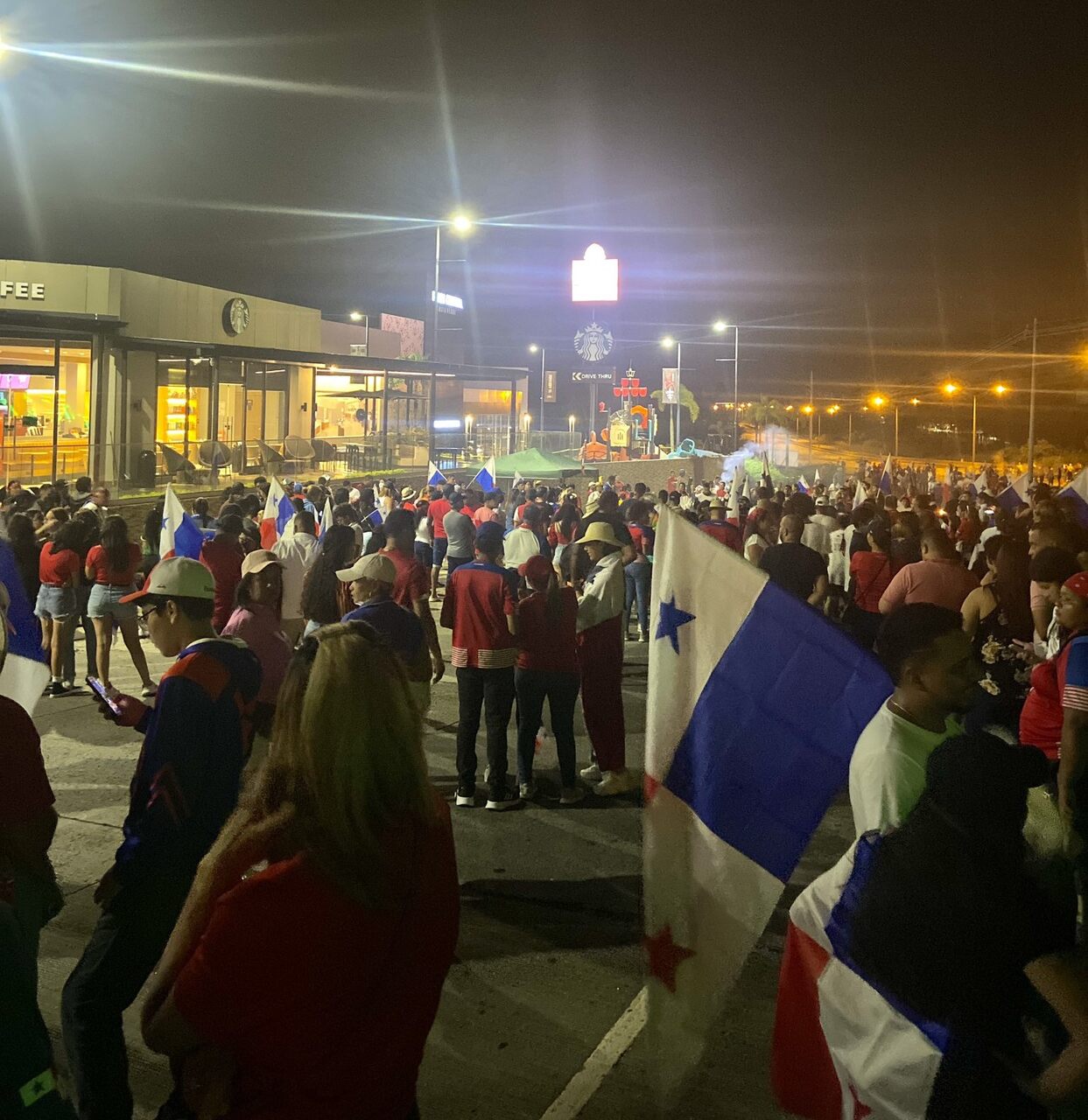 Concentración en Costa Verde, La Chorrera. Foto/Redes sociales / @hugoanel_vb