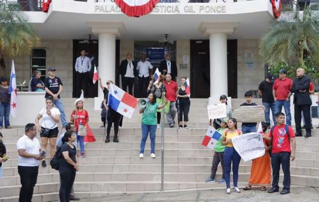 Protesta en la Corte Suprema de Justicia. Foto: Víctor Arosemena