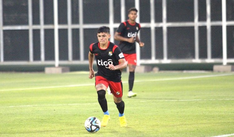 El seleccionado Sub-17 se ha mantenido entrenando con miras a su debut contra Marruecos. Foto: Fepafut