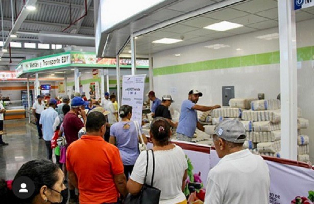 Vendedores reconocieron que están vendiendo a precios un poco más elevados. Foto: Thays Domínguez