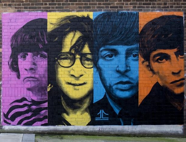 Mural de The Beatles pintado en una pared en el área del Triángulo Báltico Liverpool, en Reino Unido. EFE