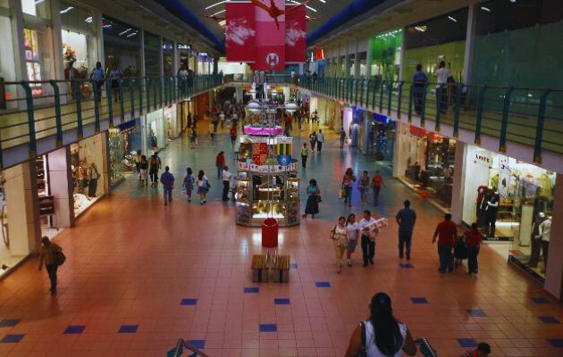 Los centros comerciales se ha visto afectados por la crisis. Foto: Archivo
