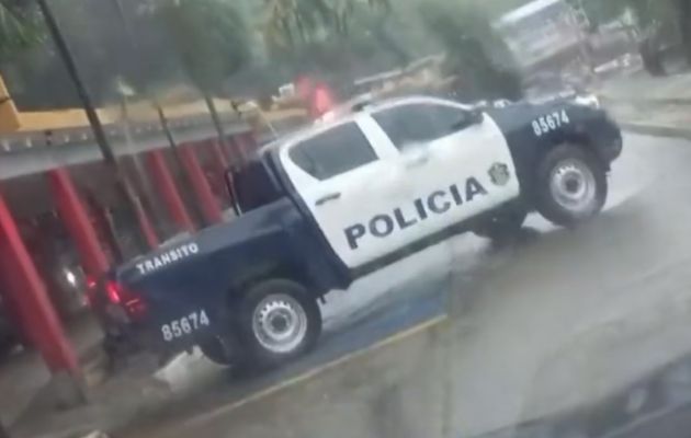 Una patrulla ingresó a la Universidad de Panamá. 